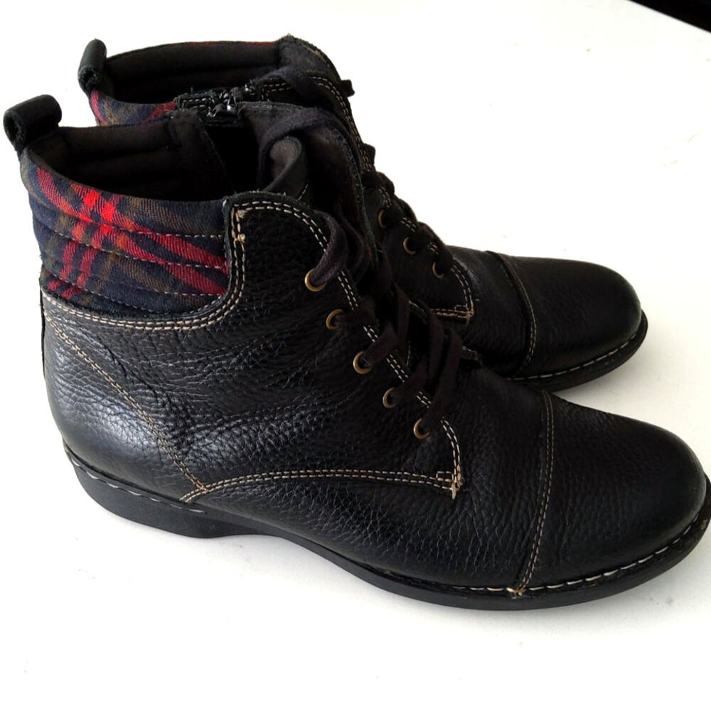 Womens Clarks Whistler Bae boots plaid flannelblack tumbled leather sz 8